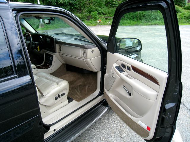 2002 Cadillac Escalade EX - DUAL Power Doors