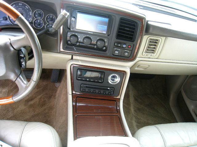 2002 Cadillac Escalade EX - DUAL Power Doors