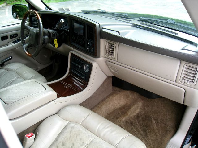 2002 Cadillac Escalade EX - DUAL Power Doors