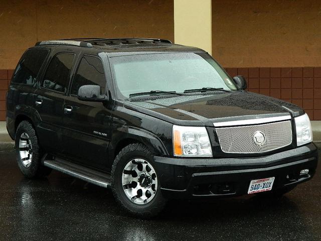 2002 Cadillac Escalade Base