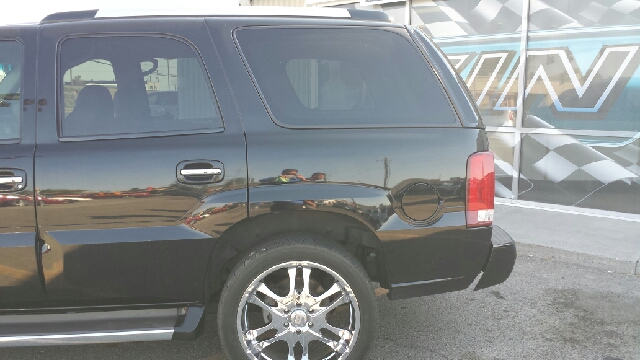 2002 Cadillac Escalade 137 WB Limited 4WD