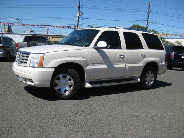 2002 Cadillac Escalade Base