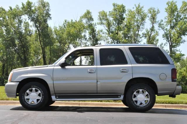 2002 Cadillac Escalade Base