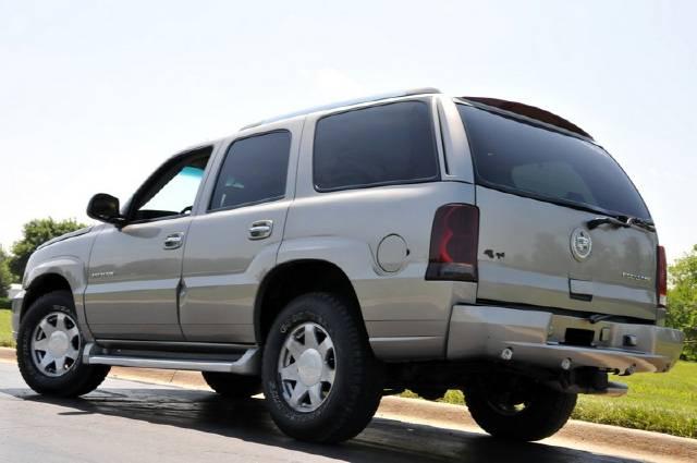 2002 Cadillac Escalade Base