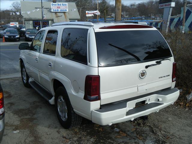 2002 Cadillac Escalade Base