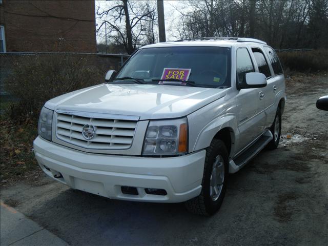 2002 Cadillac Escalade Base