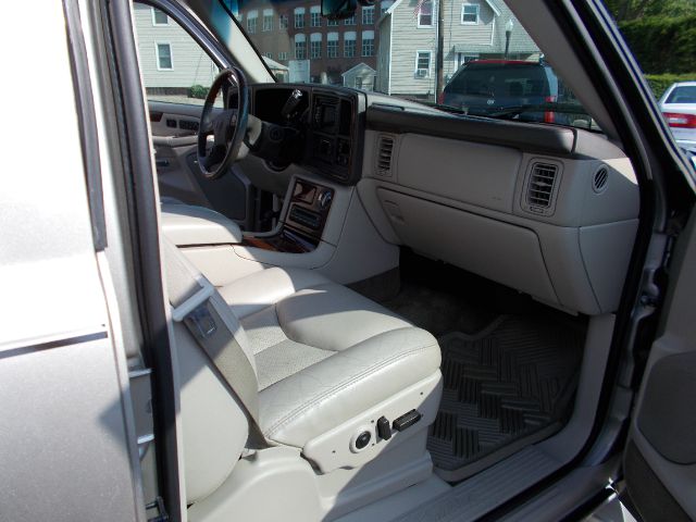 2003 Cadillac Escalade EX - DUAL Power Doors