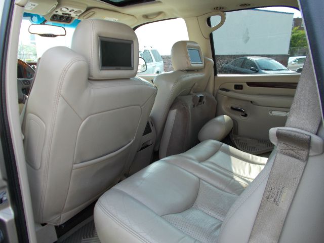 2003 Cadillac Escalade EX - DUAL Power Doors