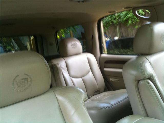 2003 Cadillac Escalade Unknown