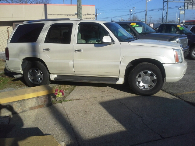 2003 Cadillac Escalade EX - DUAL Power Doors