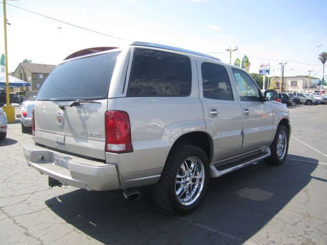 2004 Cadillac Escalade EX - DUAL Power Doors