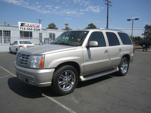 2004 Cadillac Escalade EX - DUAL Power Doors