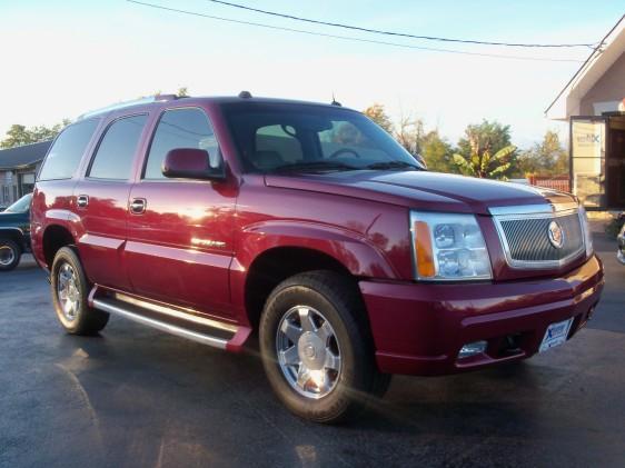 2004 Cadillac Escalade Base