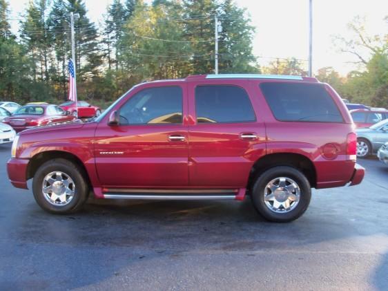 2004 Cadillac Escalade Base