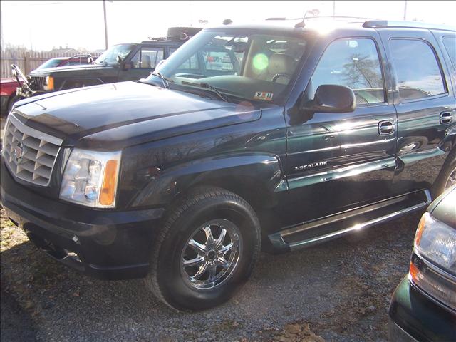 2004 Cadillac Escalade Base