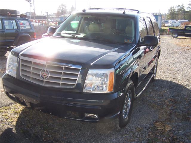 2004 Cadillac Escalade Base