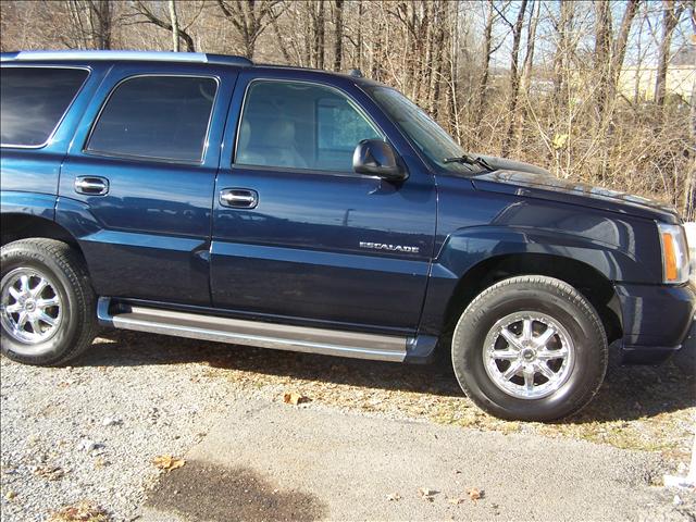 2004 Cadillac Escalade Base