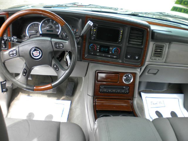 2004 Cadillac Escalade EX - DUAL Power Doors