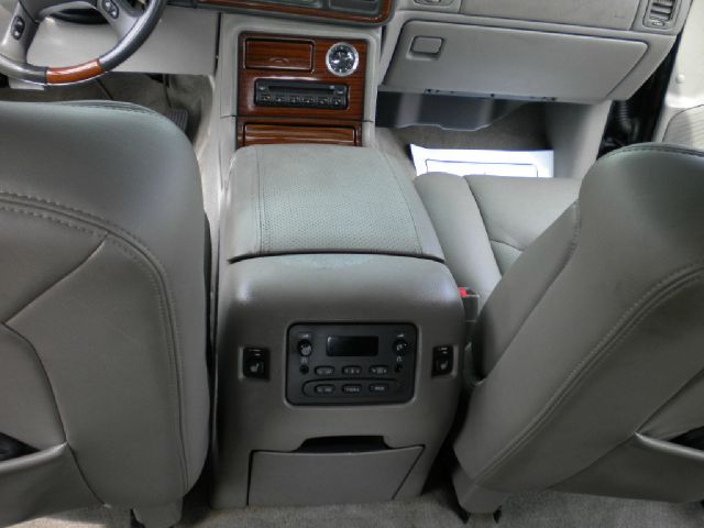 2004 Cadillac Escalade EX - DUAL Power Doors