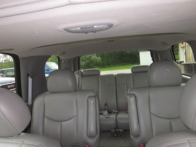 2004 Cadillac Escalade EX - DUAL Power Doors