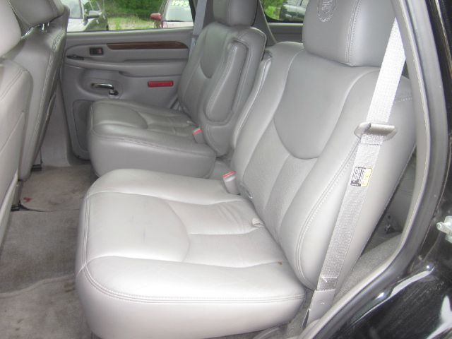 2004 Cadillac Escalade EX - DUAL Power Doors