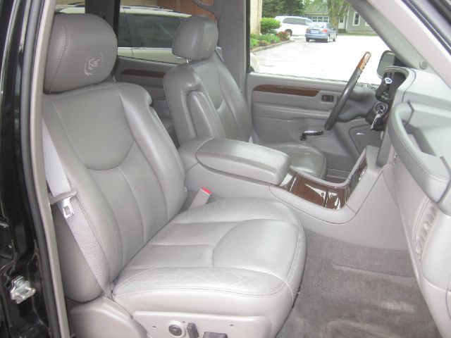 2004 Cadillac Escalade EX - DUAL Power Doors