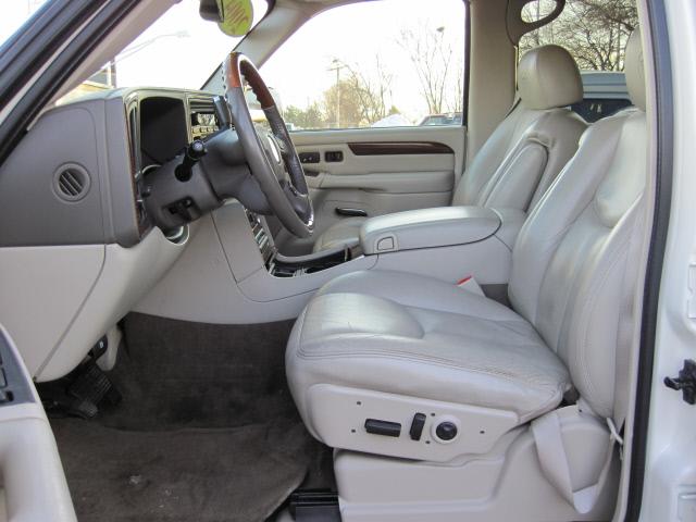 2004 Cadillac Escalade Unknown