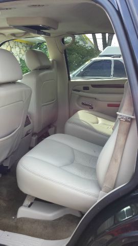 2004 Cadillac Escalade EX - DUAL Power Doors