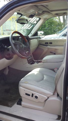 2004 Cadillac Escalade EX - DUAL Power Doors