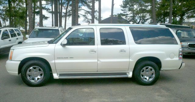 2004 Cadillac Escalade SR5 Sport Utility 4D