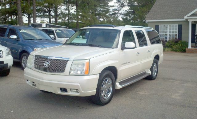 2004 Cadillac Escalade SR5 Sport Utility 4D