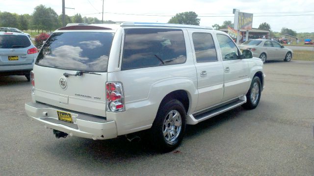 2004 Cadillac Escalade SR5 Sport Utility 4D