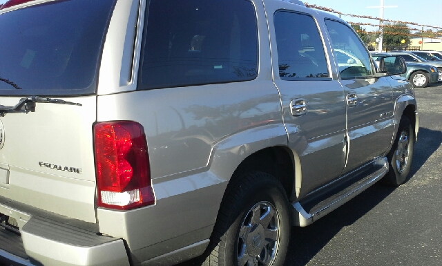 2004 Cadillac Escalade EX - DUAL Power Doors