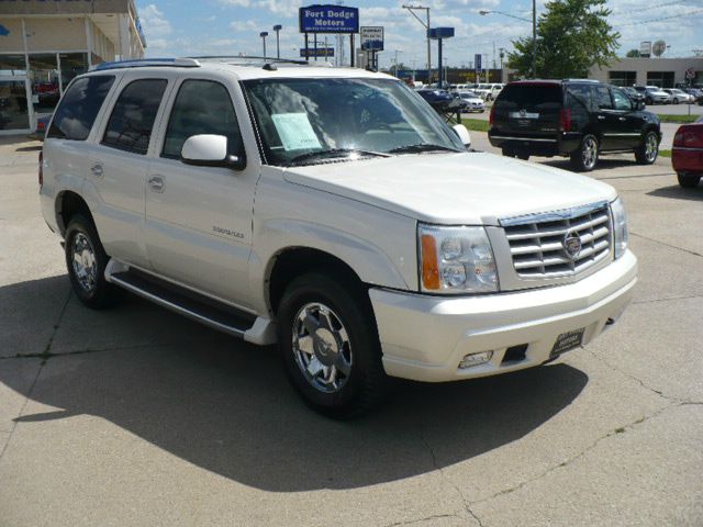 2004 Cadillac Escalade GLS PZEV