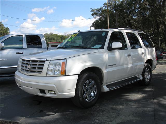 2004 Cadillac Escalade Base