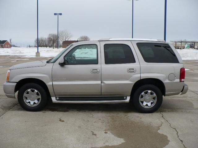 2004 Cadillac Escalade Base