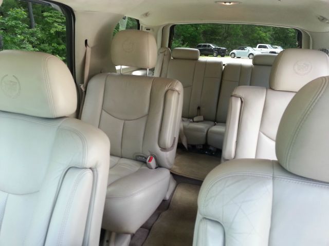 2004 Cadillac Escalade EX - DUAL Power Doors