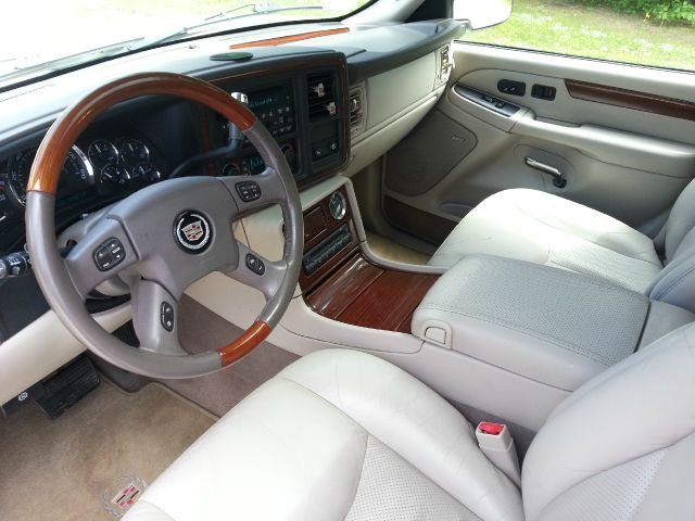 2004 Cadillac Escalade EX - DUAL Power Doors