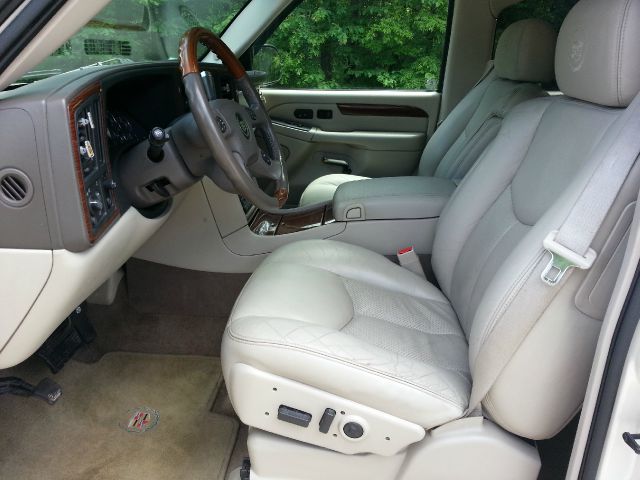 2004 Cadillac Escalade EX - DUAL Power Doors