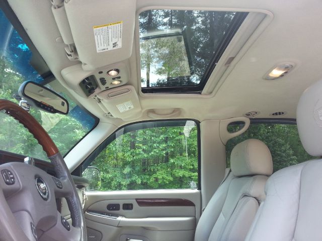 2004 Cadillac Escalade EX - DUAL Power Doors