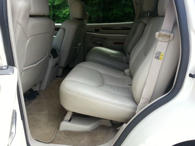 2004 Cadillac Escalade EX - DUAL Power Doors