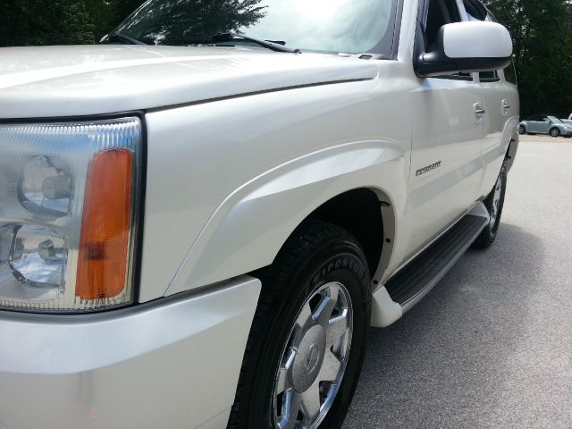 2004 Cadillac Escalade EX - DUAL Power Doors