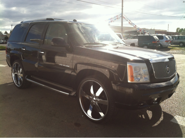 2004 Cadillac Escalade EX - DUAL Power Doors