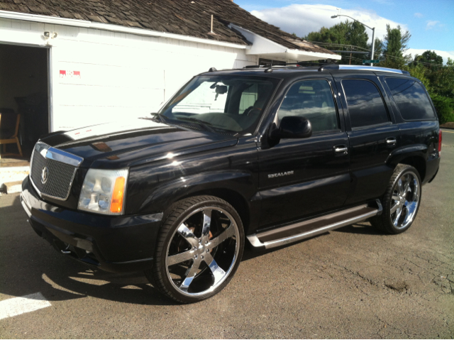 2004 Cadillac Escalade EX - DUAL Power Doors