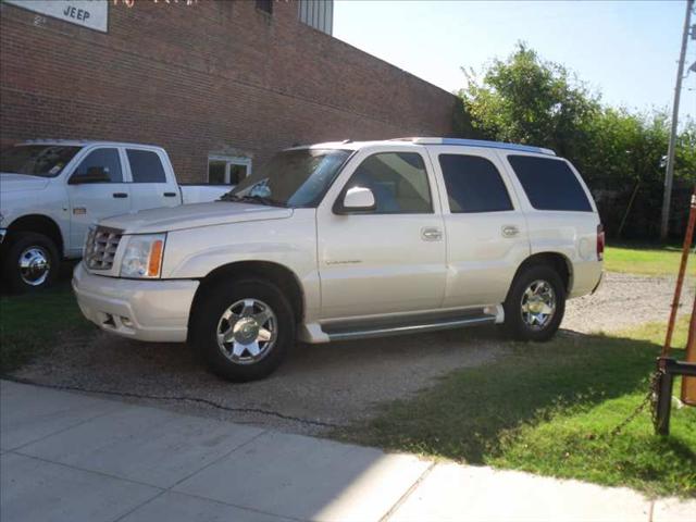 2004 Cadillac Escalade Base