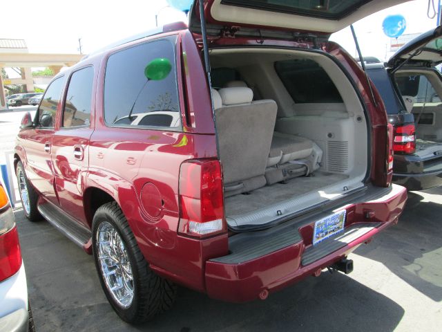 2004 Cadillac Escalade EX - DUAL Power Doors