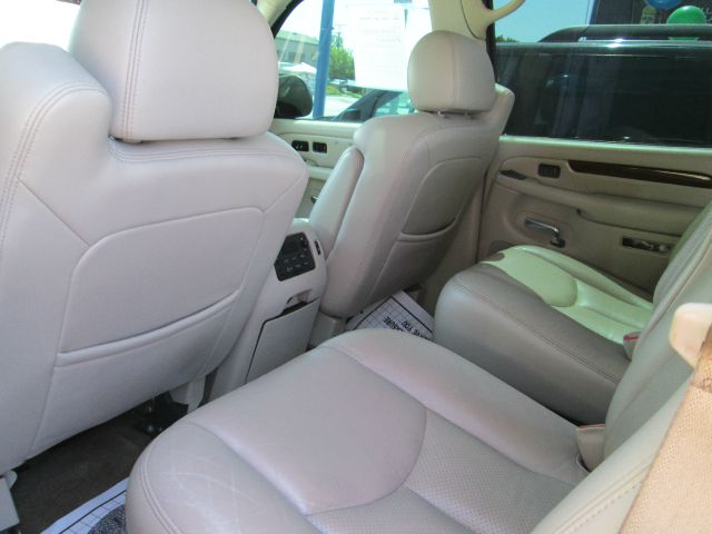 2004 Cadillac Escalade EX - DUAL Power Doors