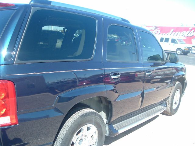 2004 Cadillac Escalade EX - DUAL Power Doors