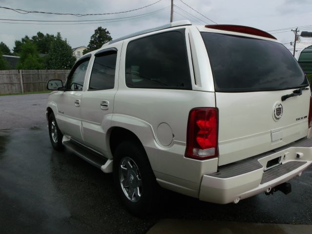 2004 Cadillac Escalade EX - DUAL Power Doors