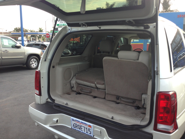 2004 Cadillac Escalade EX - DUAL Power Doors